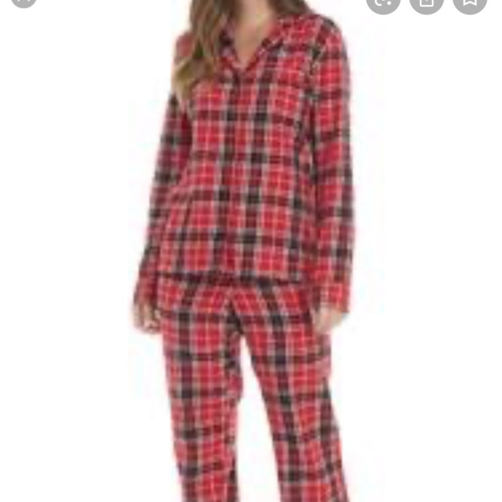 New Directions Red Plaid Holiday Pajamas Medium